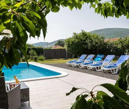 شقة Marina With Heated Swimming Pool دوغوبولج