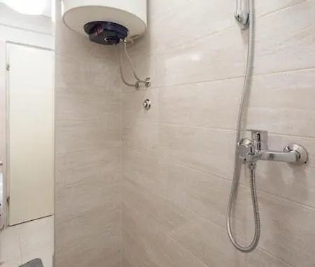 Marina With Heated Swimming Pool Apartment *